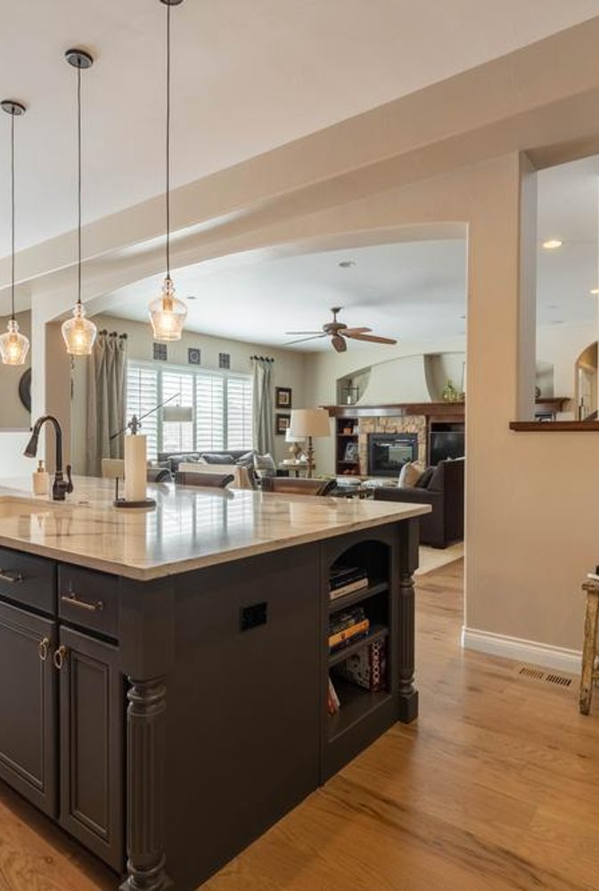 new black
				window structure