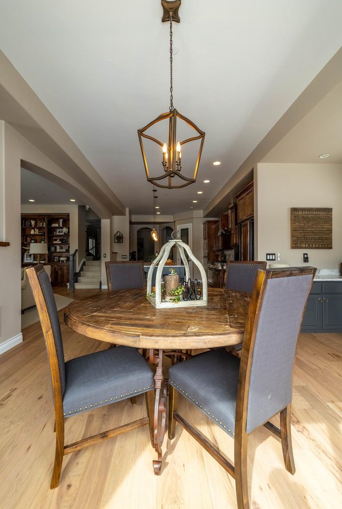 new black
				window structure