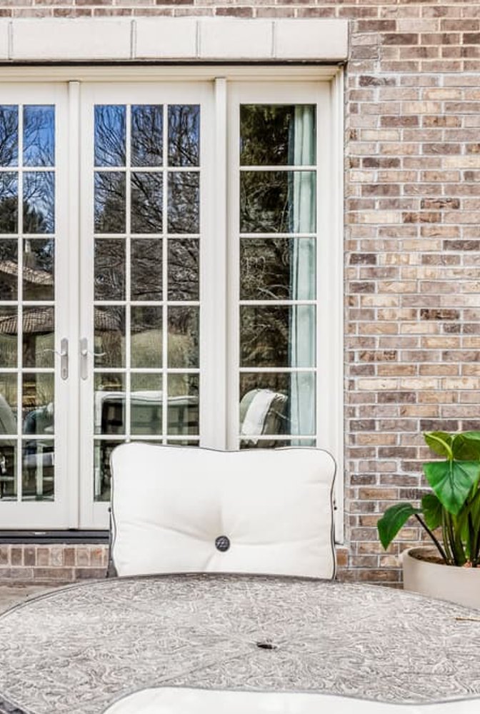 new
				black window structure