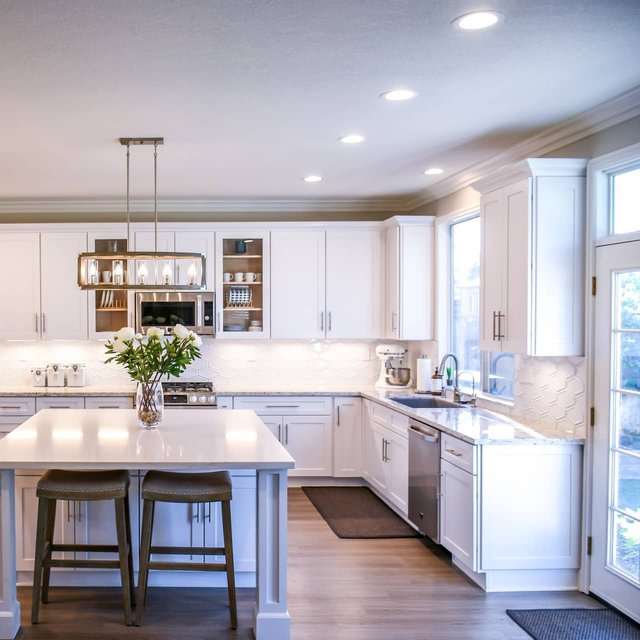 kitchen cabinets and isalnd