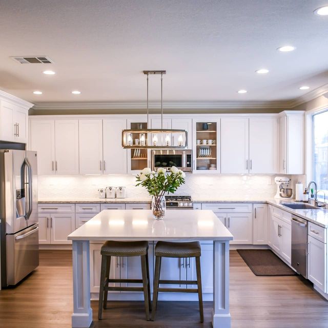 kitchen cabinets and isalnd